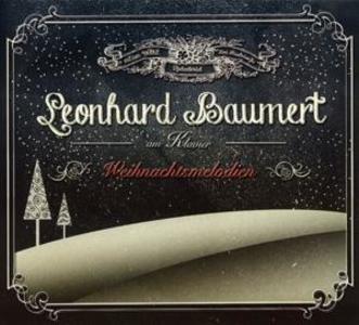 Weihnachtsmelodien-Leonhard Baumert am Klavier