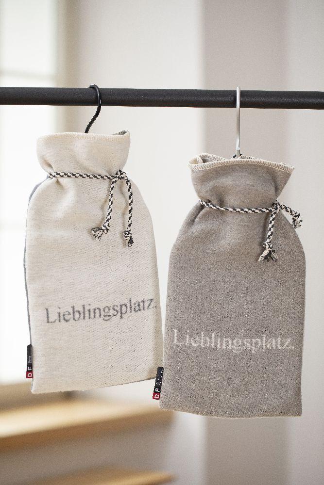 Fussenegger Wärmflasche "Lieblingsplatz" 2 Liter, mit Kordel rohweiß