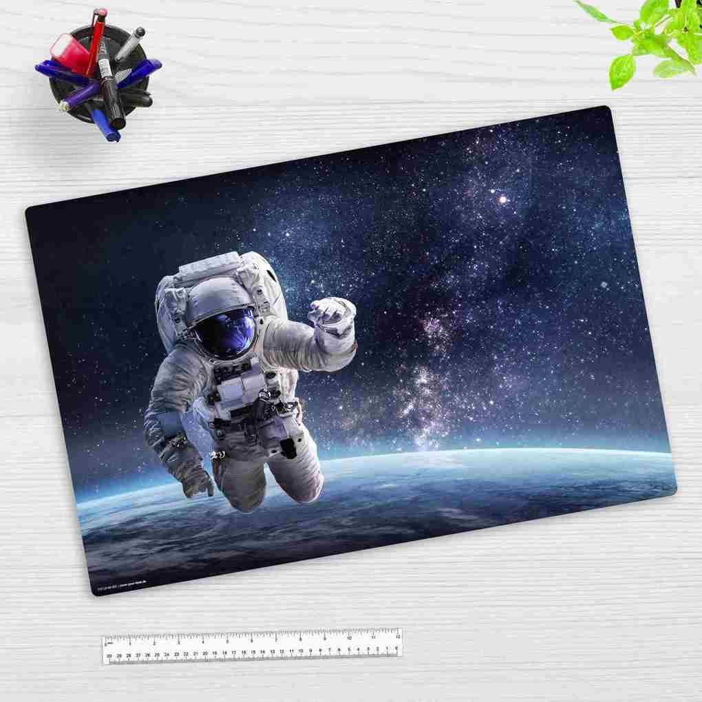 Cover-your-desk Schreibtischunterlage für Kinder und Erwachsene Astronaut im Weltall, aus hochwertigem Vinyl , 60 x 40 cm