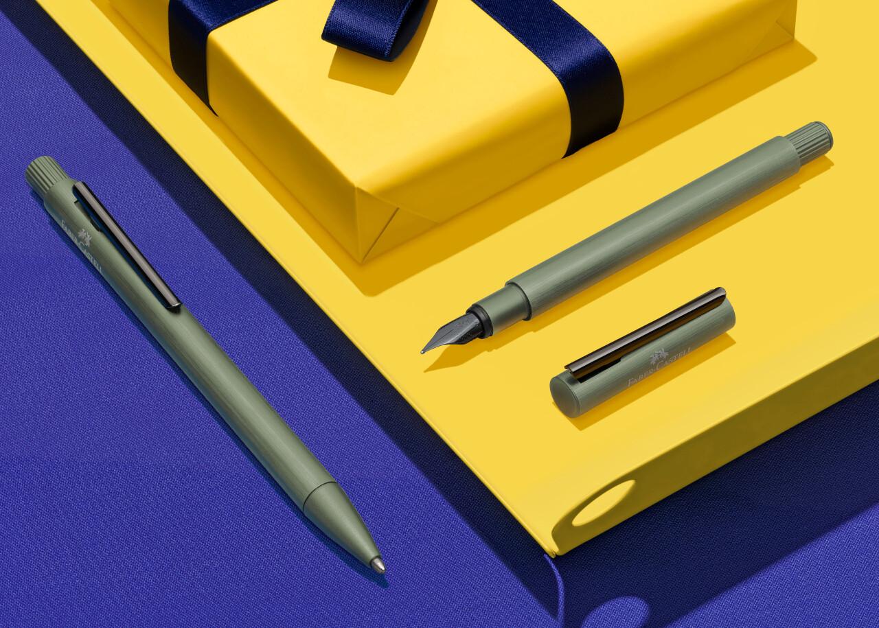 Faber-Castell Kugelschreiber Neo Slim Aluminium grün