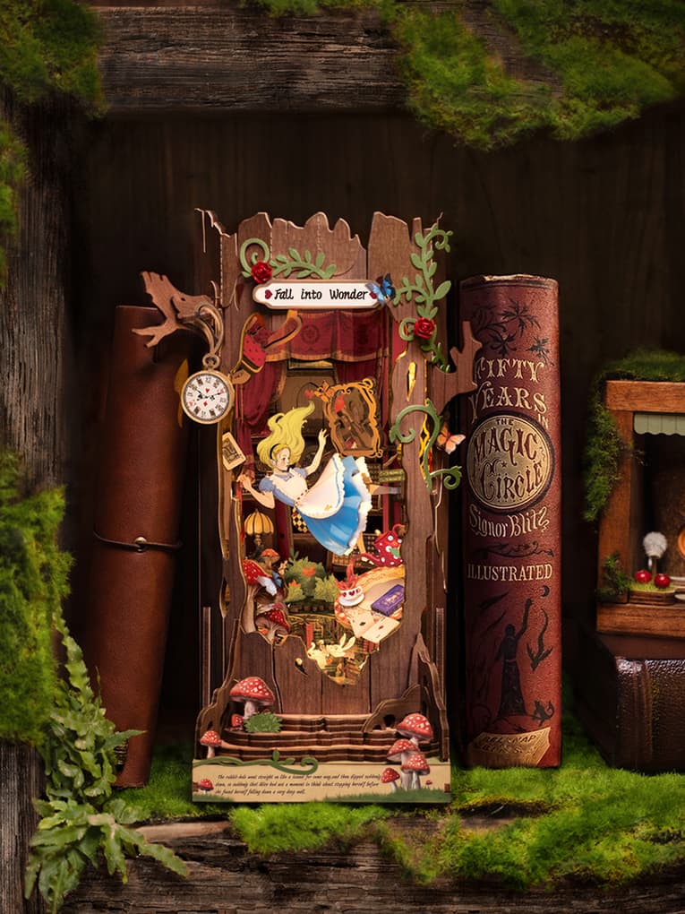 Booknook: Alice Adventure